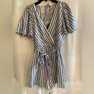 boutique style romper, size small